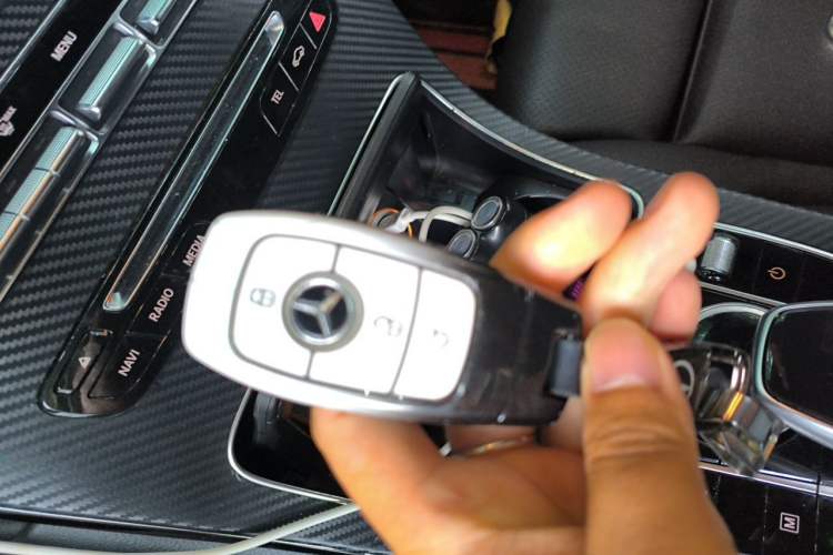 Used Mercedes-Benz GLC 2017 GLC 260 4MATIC Luxury Model Vehicle Key