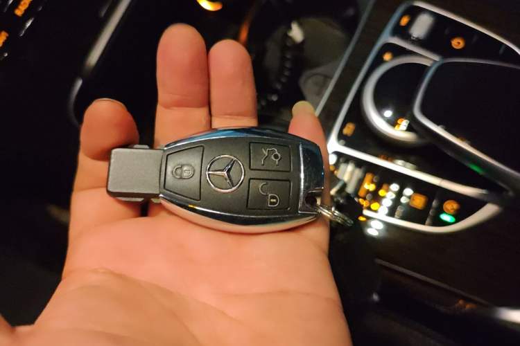 Used Mercedes-Benz GLC 2017 GLC 260 4MATIC Dynamic Edition Vehicle Key