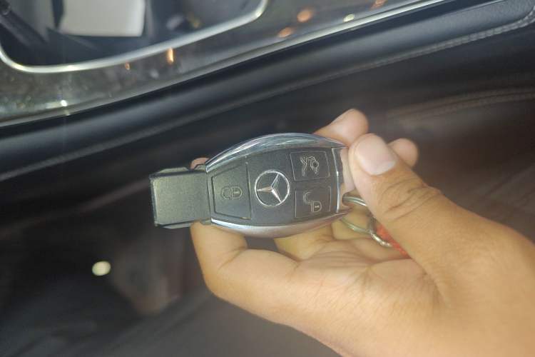 Used Mercedes-Benz GLC 2017 GLC 260 4MATIC Dynamic Edition Vehicle Key