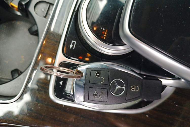 Used Mercedes-Benz GLC 2017 GLC 260 4MATIC Dynamic Edition Vehicle Key