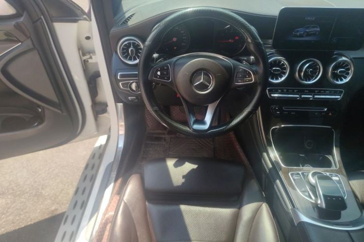 Used Mercedes-Benz GLC 2017 GLC 260 4MATIC Dynamic Edition Steering Wheel