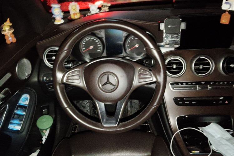 Used Mercedes-Benz GLC 2017 GLC 300 4MATIC Sport Edition Steering Wheel