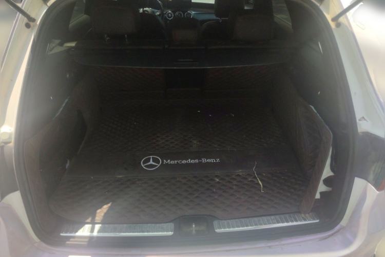 Used Mercedes-Benz GLC 2017 GLC 260 4MATIC Dynamic Edition Trunk
