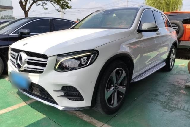 Ojetý Mercedes-Benz GLC 2017 GLC 300 4MATIC Sport Edition