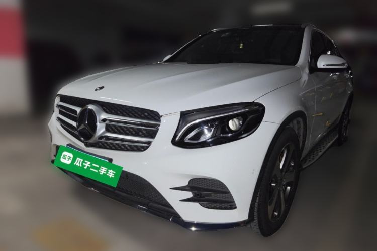 Used Mercedes-Benz GLC 2017 GLC 260 4MATIC Luxury Model Guazi used car, China used car export, Used car for sale, Used Mercedes-Benz cars, Cheapest cars for sale