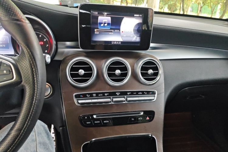 Used Mercedes-Benz GLC 2017 GLC 300 4MATIC Sport Edition Audio And AC Panel