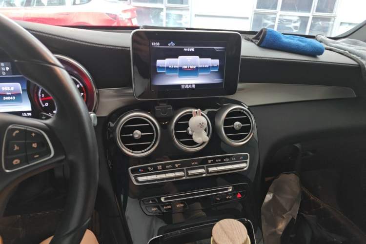 Used Mercedes-Benz GLC 2017 GLC 200 4MATIC Audio And AC Panel