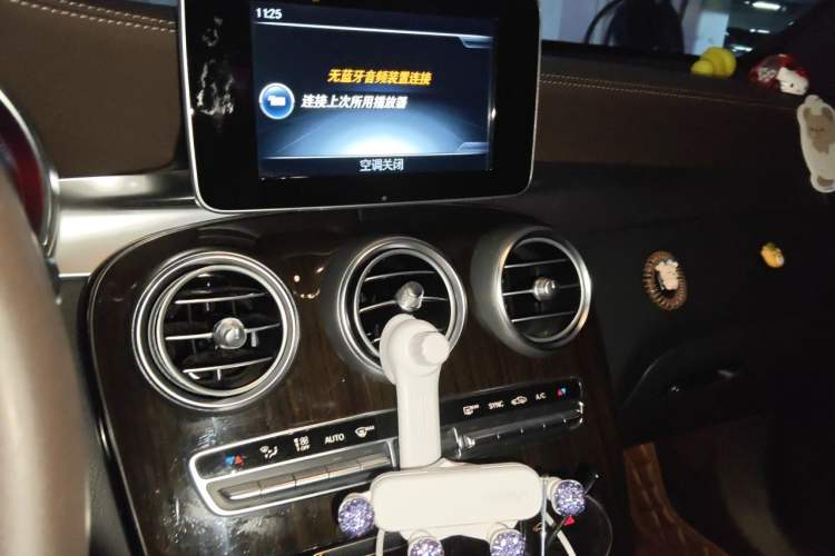 Used Mercedes-Benz GLC 2017 GLC 260 4MATIC Luxury Model Audio And AC Panel
