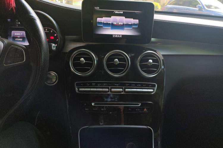 Used Mercedes-Benz GLC 2017 GLC 260 4MATIC Luxury Model Audio And AC Panel