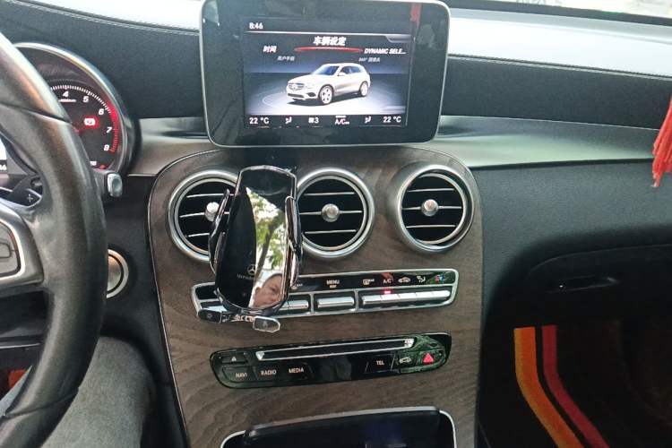 Used Mercedes-Benz GLC 2017 GLC 300 4MATIC Sport Edition Audio And AC Panel