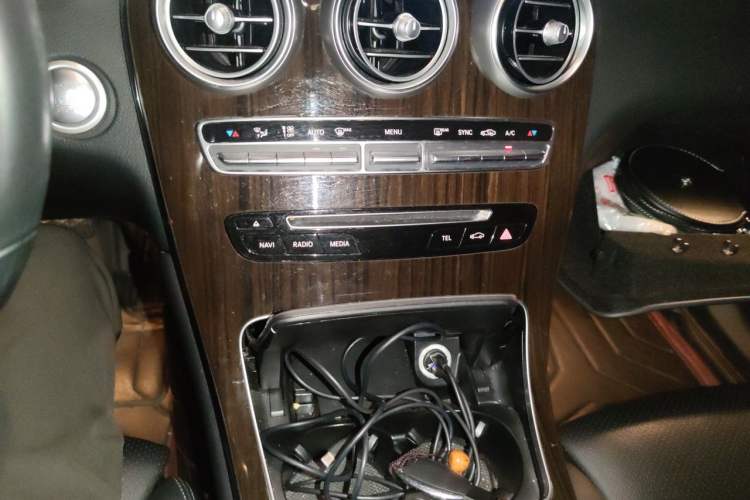 Used Mercedes-Benz GLC 2017 GLC 260 4MATIC Luxury Model Audio And AC Panel