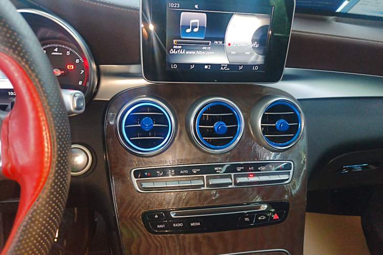 Used Mercedes-Benz GLC 2017 GLC 300 4MATIC Sport Edition Audio And AC Panel