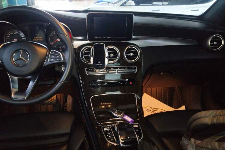 Used Mercedes-Benz GLC 2017 GLC 260 4MATIC Luxury Model Audio And AC Panel