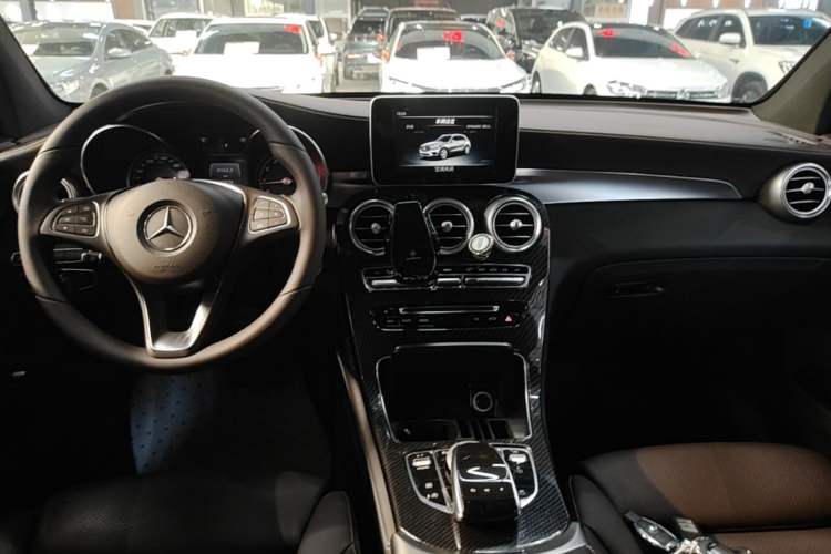 Used Mercedes-Benz GLC 2017 GLC 260 4MATIC Luxury Model Audio And AC Panel