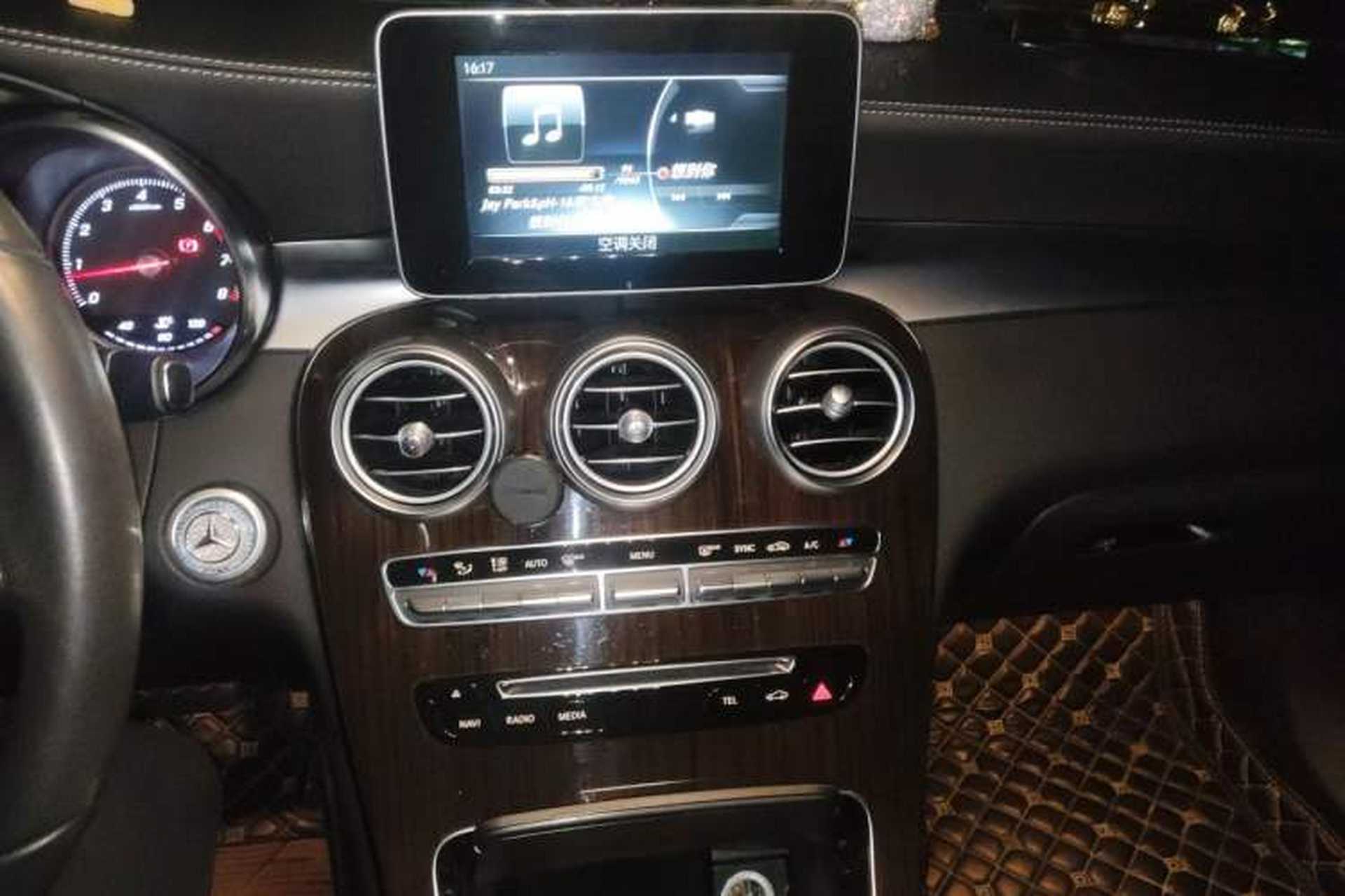 Used Mercedes-Benz GLC 2017 GLC 260 4MATIC Luxury Model Audio And AC Panel