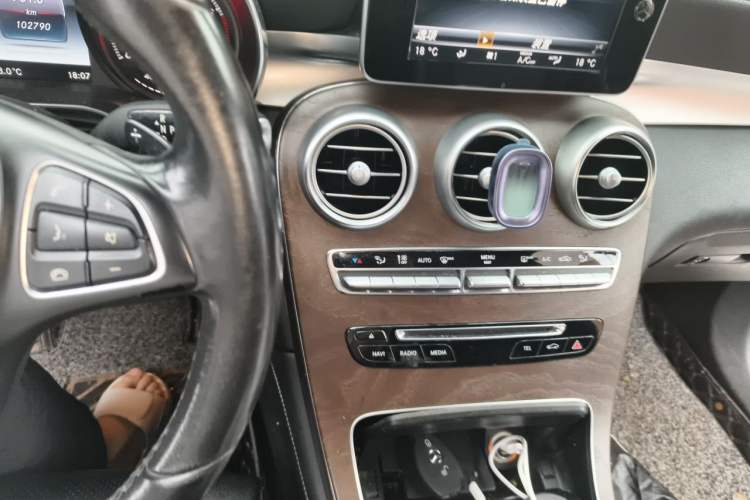 Used Mercedes-Benz GLC 2017 GLC 300 4MATIC Sport Edition Audio And AC Panel