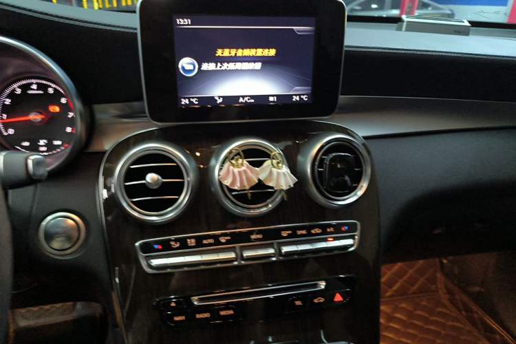 Used Mercedes-Benz GLC 2017 GLC 260 4MATIC Luxury Model Audio And AC Panel