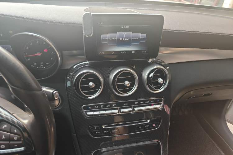 Used Mercedes-Benz GLC 2017 GLC 260 4MATIC Luxury Model Audio And AC Panel
