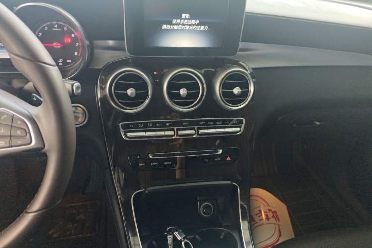 Used Mercedes-Benz GLC 2017 GLC 260 4MATIC Luxury Model Audio And AC Panel