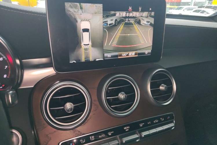 Used Mercedes-Benz GLC 2017 GLC 300 4MATIC Luxury Model Audio And AC Panel