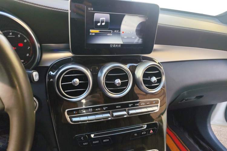Used Mercedes-Benz GLC 2017 GLC 260 4MATIC Luxury Model Audio And AC Panel