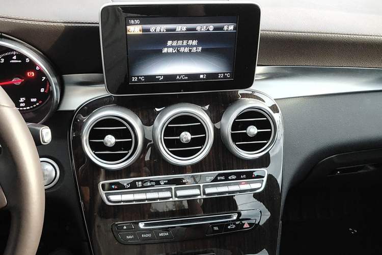 Used Mercedes-Benz GLC 2017 GLC 260 4MATIC Luxury Model Audio And AC Panel