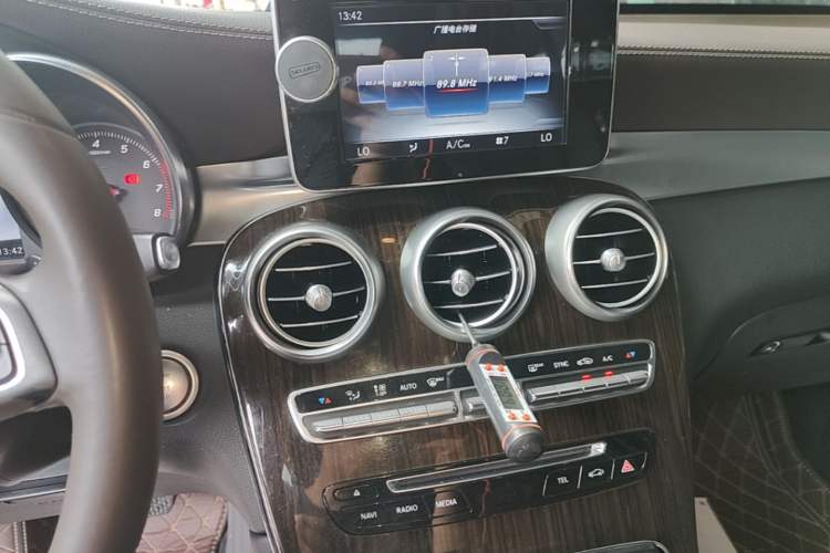 Used Mercedes-Benz GLC 2017 GLC 260 4MATIC Luxury Model Audio And AC Panel