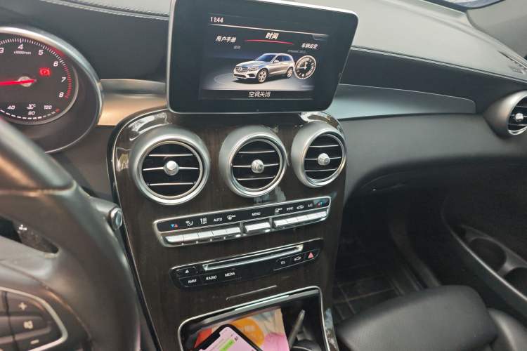 Used Mercedes-Benz GLC 2017 GLC 260 4MATIC Luxury Model Audio And AC Panel