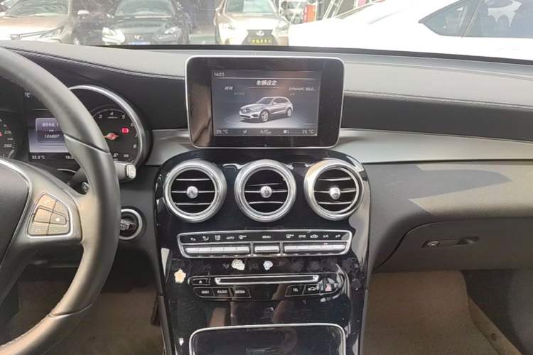 Used Mercedes-Benz GLC 2017 GLC 200 4MATIC Audio And AC Panel