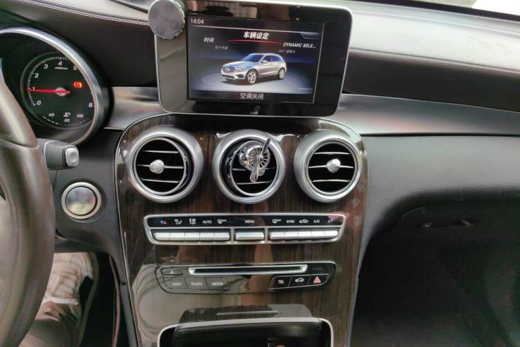 Used Mercedes-Benz GLC 2017 GLC 260 4MATIC Luxury Model Audio And AC Panel