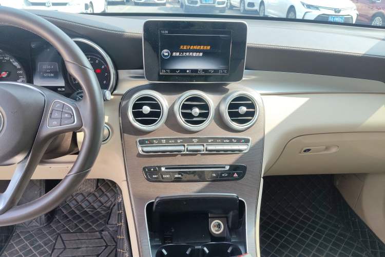 Used Mercedes-Benz GLC 2017 GLC 300 4MATIC Sport Edition Audio And AC Panel