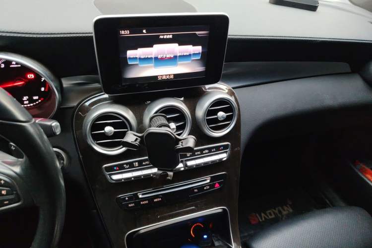 Used Mercedes-Benz GLC 2017 GLC 260 4MATIC Luxury Model Audio And AC Panel