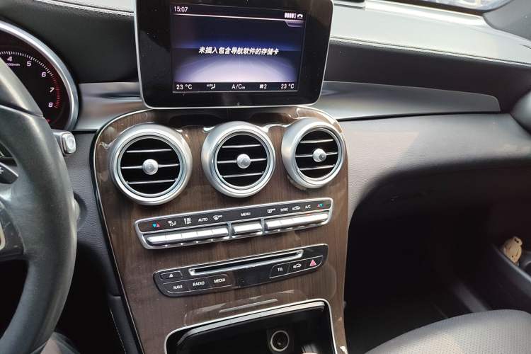 Used Mercedes-Benz GLC 2017 GLC 260 4MATIC Dynamic Edition Audio And AC Panel
