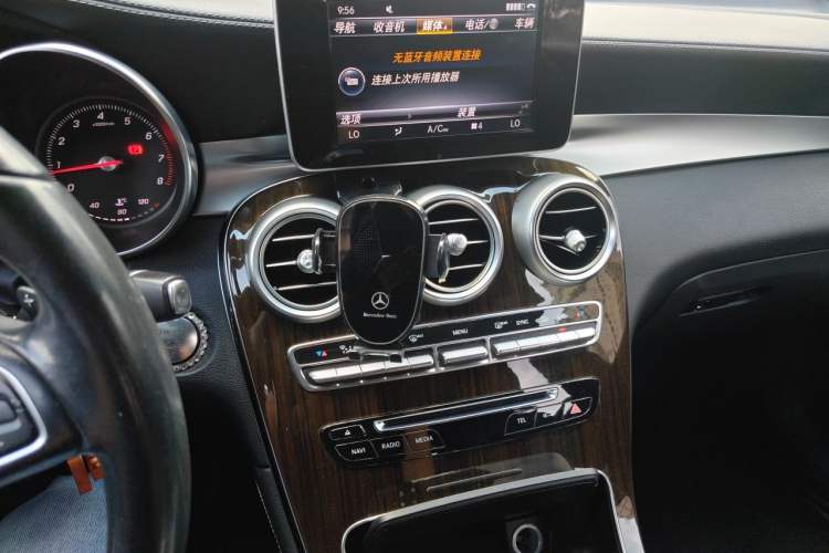 Used Mercedes-Benz GLC 2017 GLC 260 4MATIC Dynamic Edition Audio And AC Panel