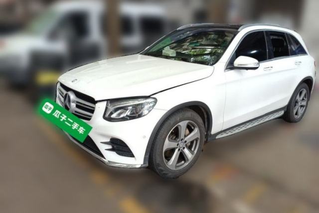 Ojetý Mercedes-Benz GLC 2017 GLC 260 4MATIC Luxury Model