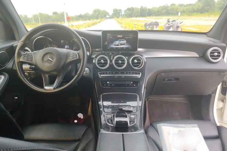 Used Mercedes-Benz GLC 2017 GLC 260 4MATIC Luxury Model Center Console
