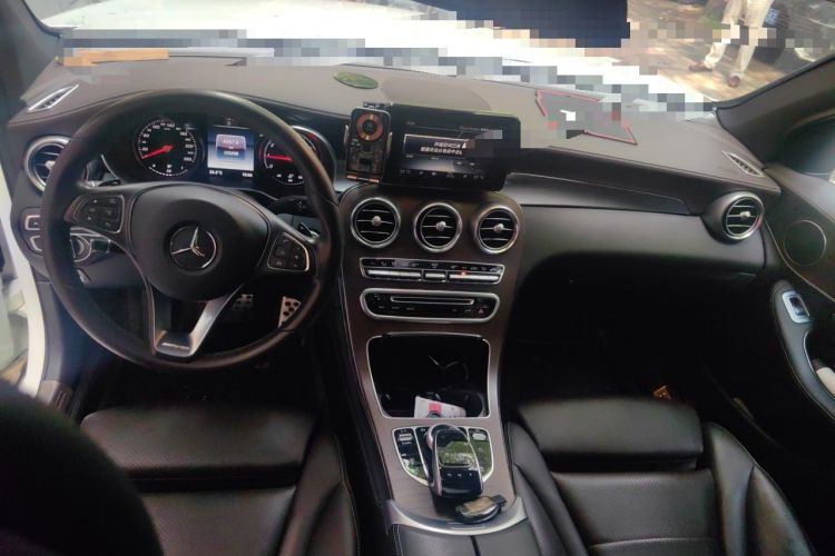 Used Mercedes-Benz GLC 2017 GLC 300 4MATIC Sport Edition Center Console