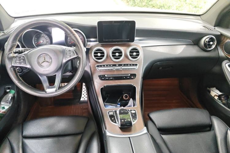 Used Mercedes-Benz GLC 2017 GLC 300 4MATIC Sport Edition Center Console