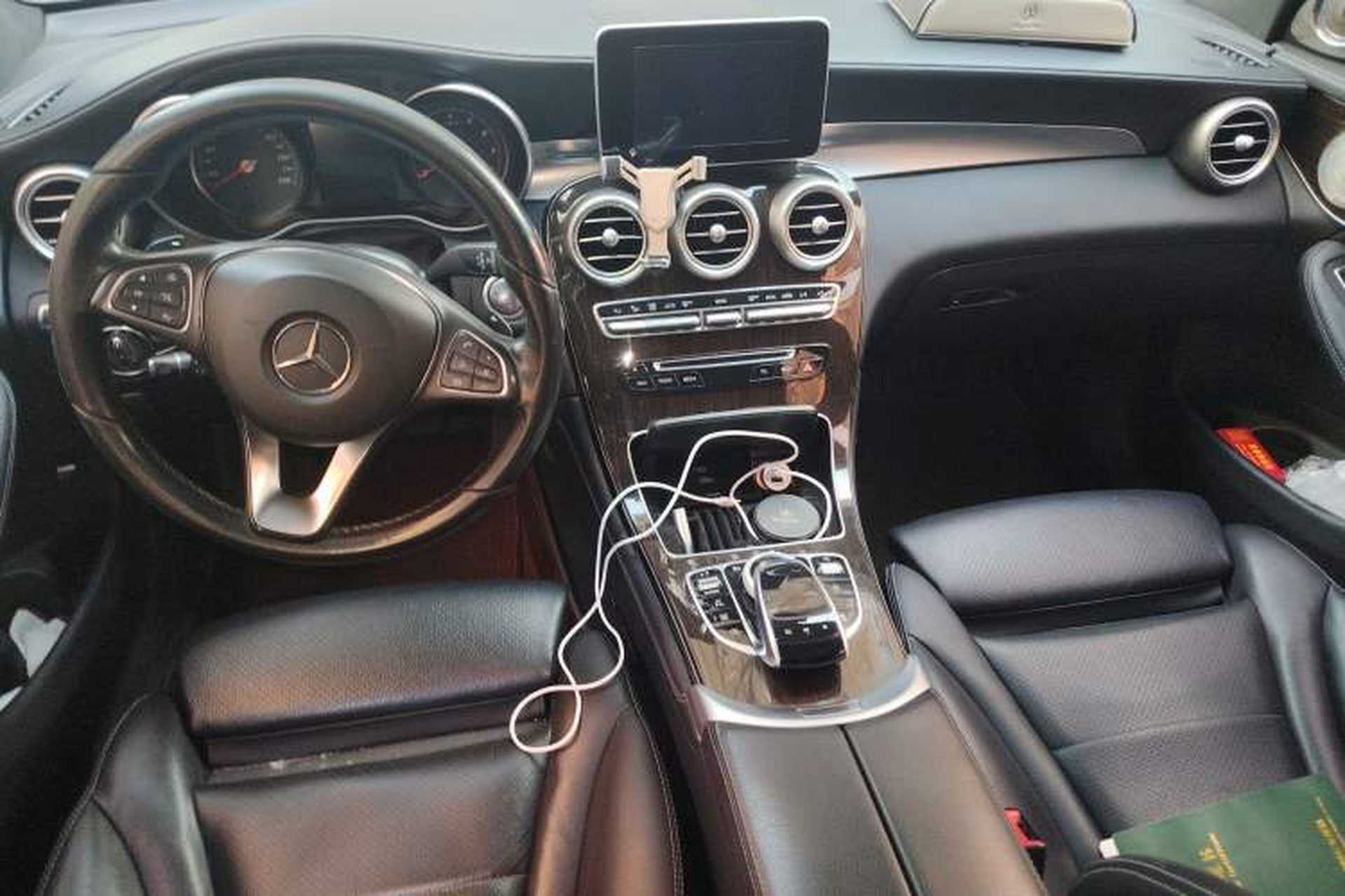 Used Mercedes-Benz GLC 2017 GLC 260 4MATIC Dynamic Edition Center Console