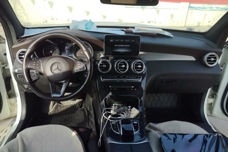 Used Mercedes-Benz GLC 2017 GLC 200 4MATIC Center Console