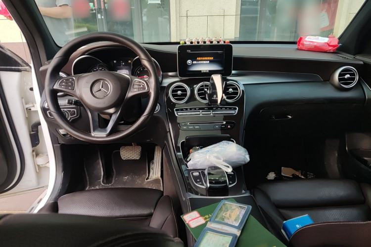 Used Mercedes-Benz GLC 2017 GLC 260 4MATIC Luxury Model Center Console