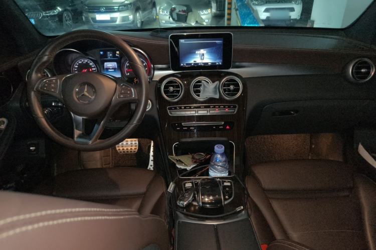 Used Mercedes-Benz GLC 2017 GLC 260 4MATIC Luxury Model Center Console