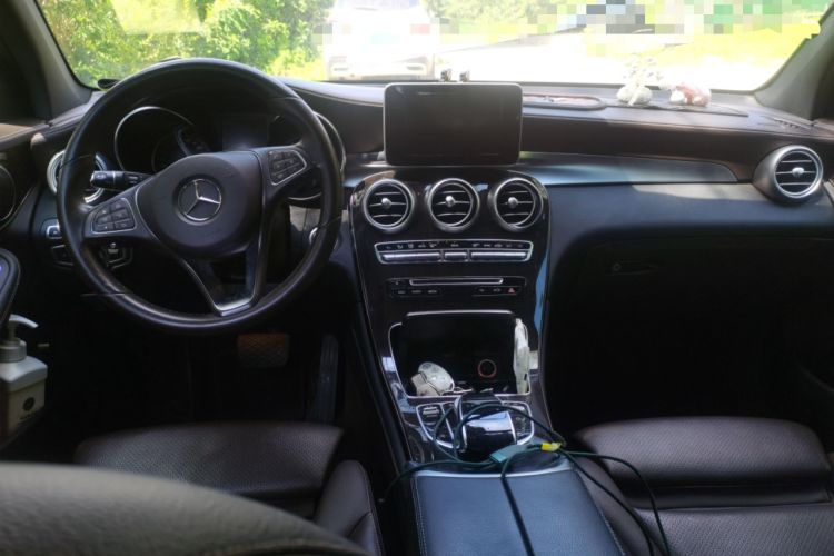 Used Mercedes-Benz GLC 2017 GLC 260 4MATIC Luxury Model Center Console