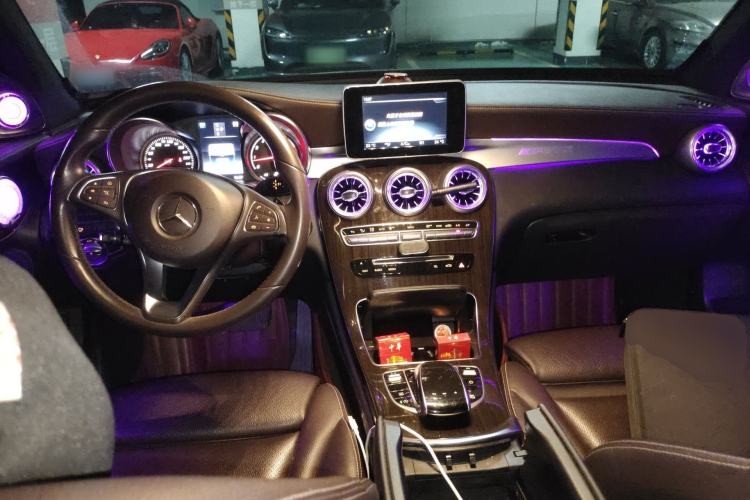 Used Mercedes-Benz GLC 2017 GLC 260 4MATIC Luxury Model Center Console