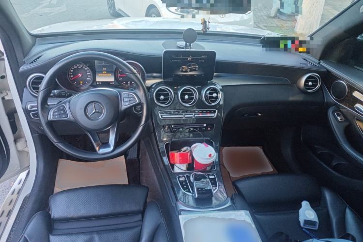 Used Mercedes-Benz GLC 2017 GLC 260 4MATIC Dynamic Edition Center Console