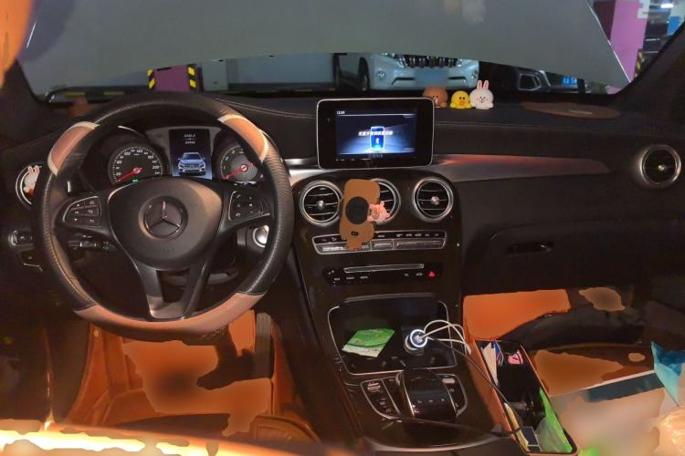 Used Mercedes-Benz GLC 2017 GLC 260 4MATIC Luxury Model Center Console
