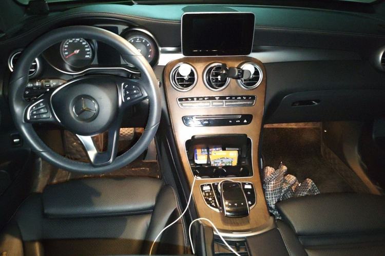 Used Mercedes-Benz GLC 2017 GLC 300 4MATIC Sport Edition Center Console