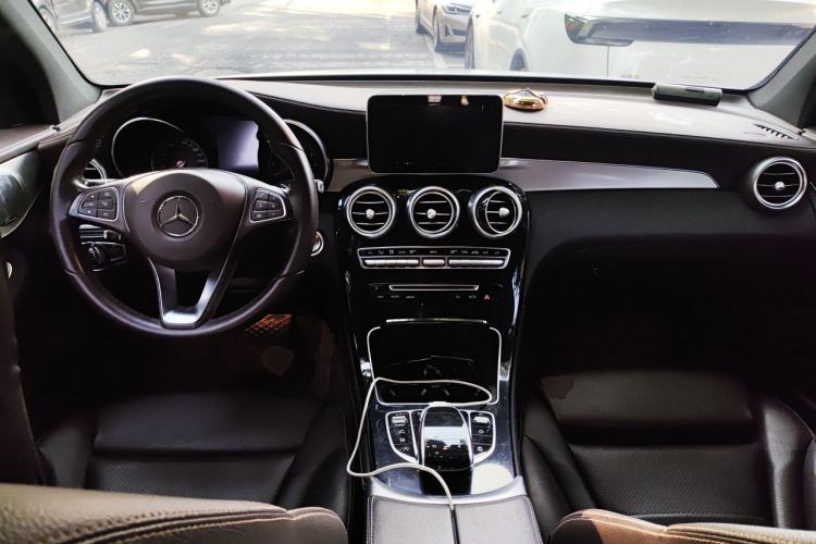 Used Mercedes-Benz GLC 2017 GLC 200 4MATIC Center Console