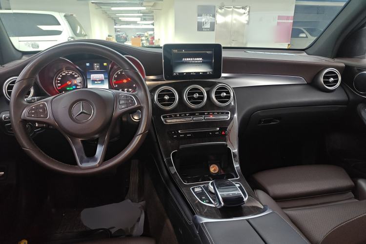 Used Mercedes-Benz GLC 2017 GLC 260 4MATIC Luxury Model Center Console