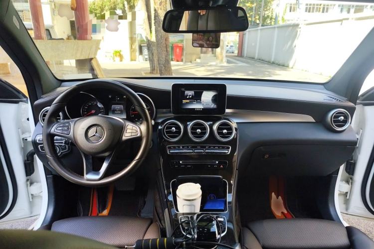 Used Mercedes-Benz GLC 2017 GLC 260 4MATIC Luxury Model Center Console